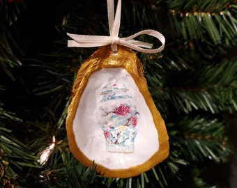 Rose Famille Ginger Jar Christmas Oyster Shell Ornament