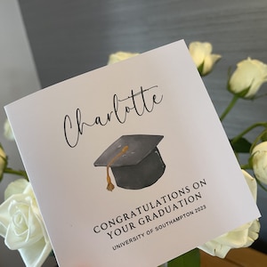Personalisierte Abschlusskarte | Personalisierte Uni Graduate Card | Abschlussgeschenk | Luxus Karte + Umschlag | Hergestellt in Großbritannien