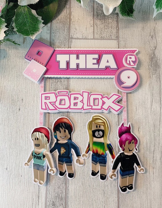 Topo para bolo Roblox menina.