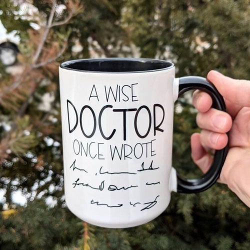 Cadeau personnalisé pour la journée du médecin | Cadeau de remise des diplômes d'une faculté de médecine | tasse de voyage | Mug cadeau DR Wise | Cadeau pour faculté de médecine | Gobelet Docteur 40 oz