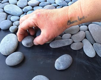 Tapete de piedra personalizado: decoración artesanal para spa de reflexología y bienestar
