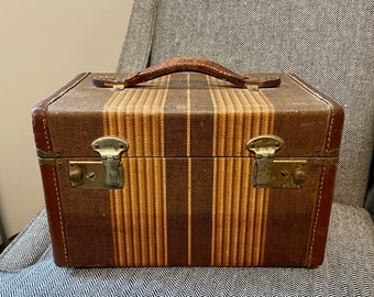 Suitcase, Luggage, Vintage Train Case, Vintage Suitcase, Vintage Luggage, Carry On Luggage, Makeup Case, Vintage Train Case, Artist Case