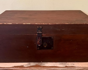 Primitive Chest, Storage Chest, Farmhouse Decor, Storage Trunk, Vintage Wood Trunk, Vintage Trunk, Linen Chest, Cottagecore Trunk