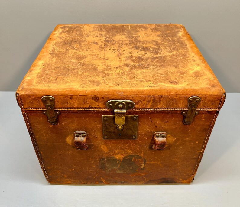 Antique Leather Trunk, Crouch and Fitzgerald Trunk, Steamer Trunk, Leather Coffee Table, Storage Trunk, Train Case, Vintage Luggage image 3