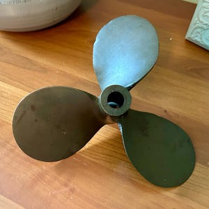 Boat Propeller, Brass Boat Propeller, 3 Blade Propeller, Vintage Propeller, Maritime Decor, Beach House Decor, Nautical Decor, Boating