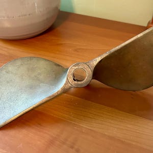 Boat Propeller, Brass Boat Propeller, Propeller, Vintage Propeller, 2 Blade Propeller, Maritime Decor, Beach House Decor, Nautical Decor