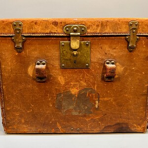 Antique Leather Trunk, Crouch and Fitzgerald Trunk, Steamer Trunk, Leather Coffee Table, Storage Trunk, Train Case, Vintage Luggage image 2