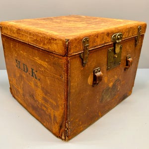 Antique Leather Trunk, Crouch and Fitzgerald Trunk, Steamer Trunk, Leather Coffee Table, Storage Trunk, Train Case, Vintage Luggage image 15