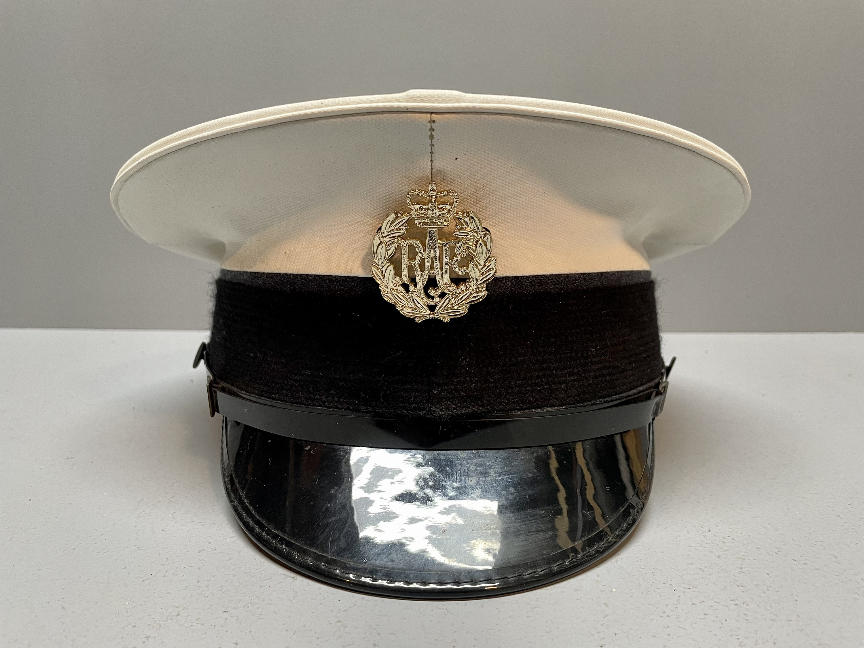 RAF Royal Air Force PEAKED CAP 実物　放出品