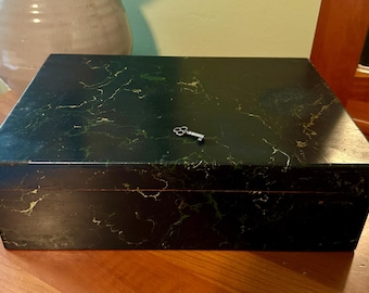Antique Lap Desk, Locking Portable Desk, Writing Slope, Victorian Desk, Travel Writing Desk, Victorian Desk, Campaign Style Desk