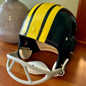 Football Helmet, Vintage Football Helmet, Wilson Etholite Football Helmet, Sport Memorabilia, Vintage Football, Boy&#39;s Bedroom Decor, Wilson