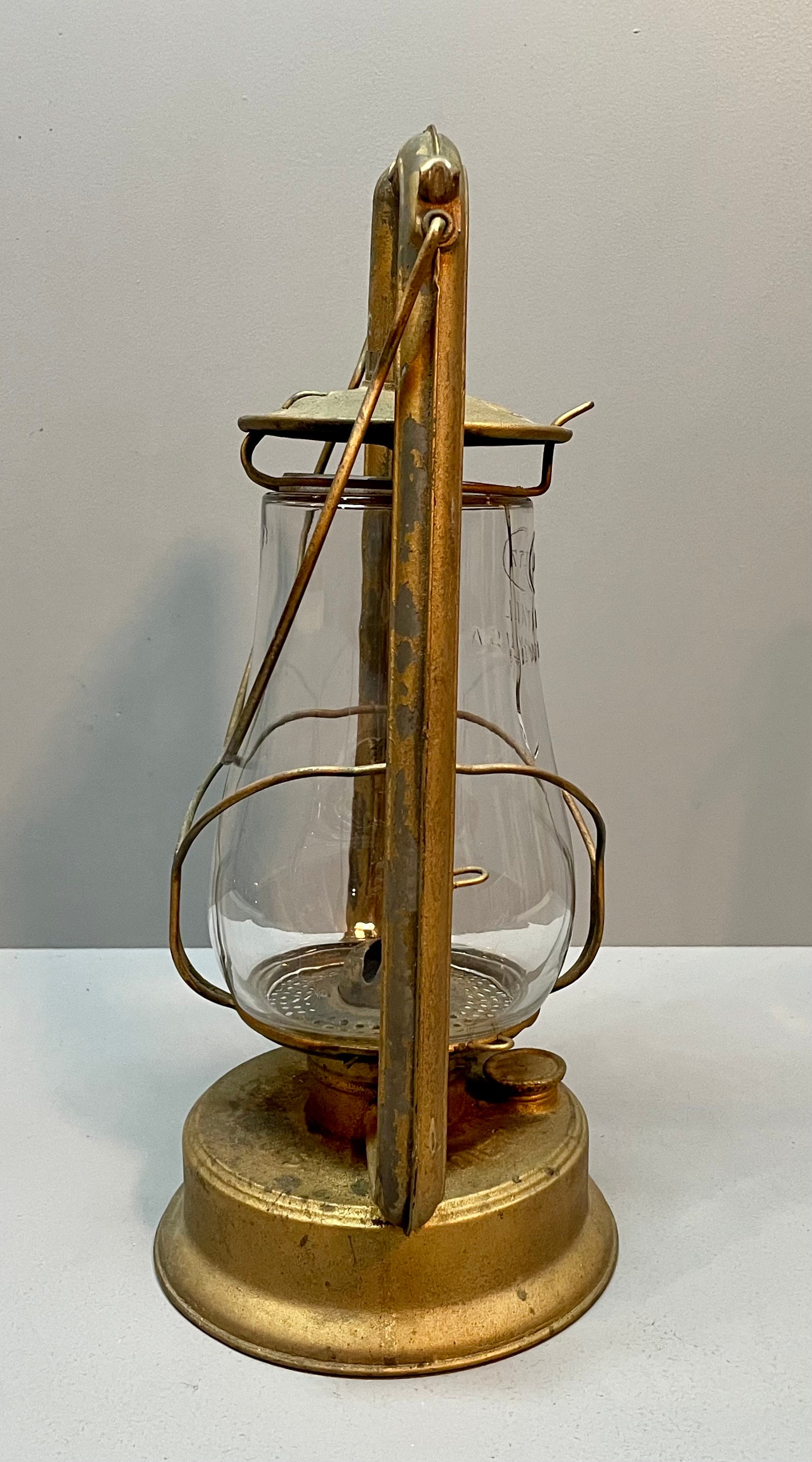 Dietz Lantern, Vintage Dietz Lantern, Dietz Hy-lo, Kerosene Lantern, Railroad Lantern, Gold Lantern, Gold Dietz Lantern, Dietz Hy-lo, Hy Lo - Etsy Dietz Lantern, Vintage Dietz Lantern, Dietz Hy-lo, Kerosene Lantern, Railroad Lantern, Gold Lantern, Gold Dietz Lantern, Dietz Hy-lo, Hy Lo - Etsy