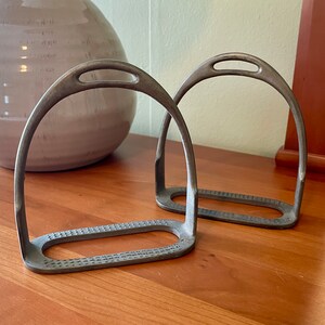 Metal Iron Horse Stirrups, Horse Stirrups, Stirrups, Barn, Farm, Horse, Equestrian, Horse Riding, Set of Stirrups, Farmhouse Decor, Bookends