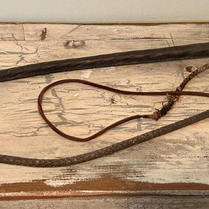 Vintage Leather Horse Buggy Whip, Horse Buggy Whip, Antique Riding Crop / Whip, Horse Decor, Farmhouse Decor, Equestrian Decor, Leather Crop