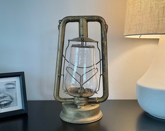 Dietz Lantern, Vintage Dietz Lantern, Dietz Hy-Lo, Kerosene Lantern, Railroad Lantern, Gold Lantern, Gold Dietz Lantern, Dietz Hy-Lo, Hy Lo