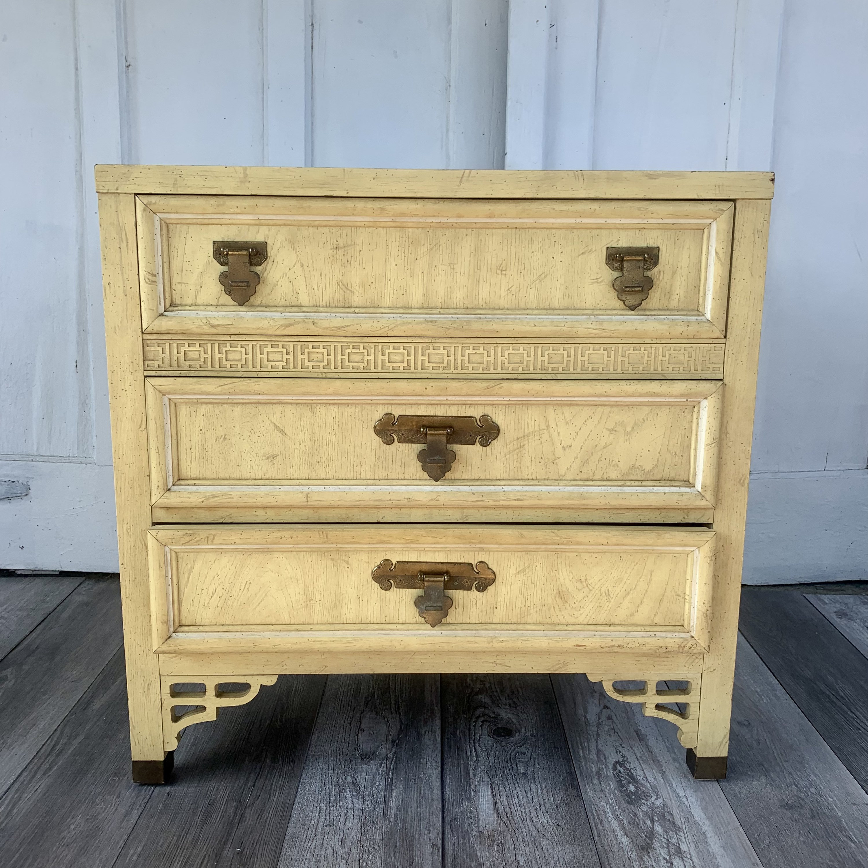 Dixie Shangri La Bachelor Chest Nightstand Commode in Original Condition  Chinoiserie - Etsy, image size:3000x3000