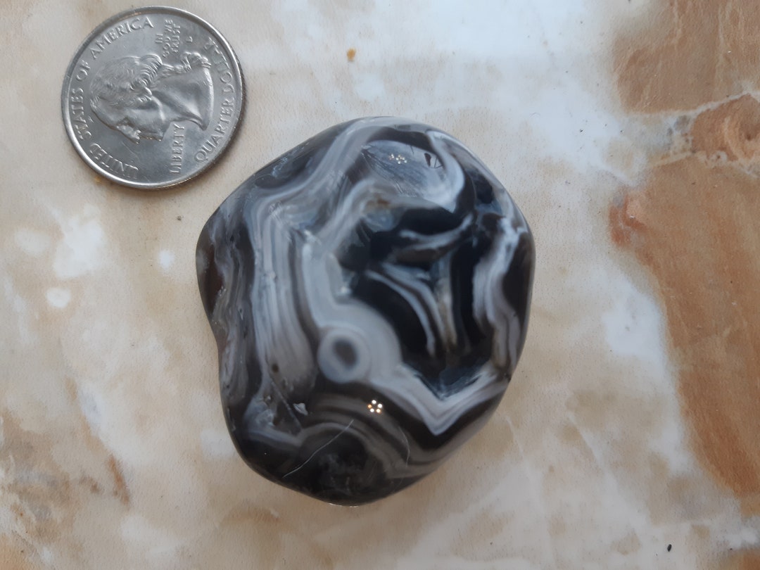 Enhydro Agate Geode, Water Agate With Druzy Crystals - Etsy UK