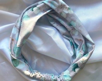 Light Grey Eucalyptus Pattern Twist/Knot Headband | Elasticated and Soft | Jersey and Handmade | That Scrunchie Brand