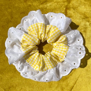 Large Yellow Gingham Scrunchie with Scalloped Lace/Ribbon Trim | Yellow & White | Handmade | School Check | That Scrunchie Brand