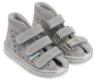 Leather sandals for the youngest, profiled shoes for children