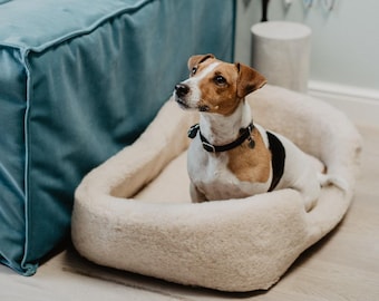 NEW Elegant NATURAL WOOL dog pet bed with a pillow