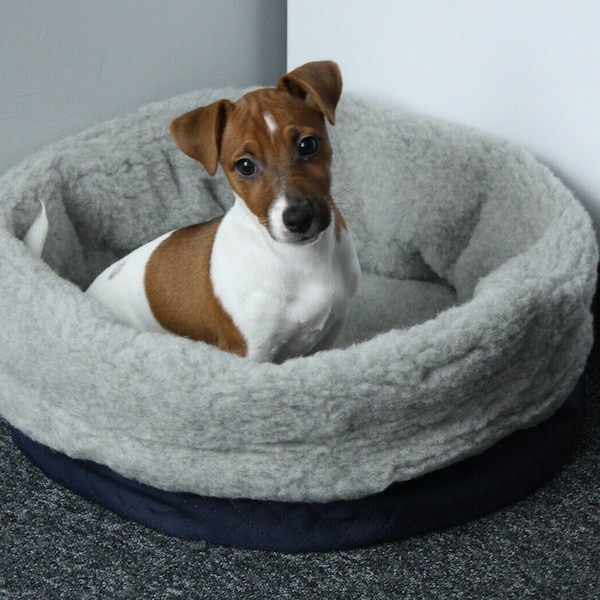 NEW Elegant NATURAL WOOL dog pet bed with a pillow