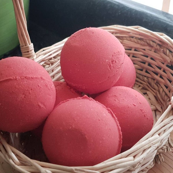 Blood Bath Bomb- Blood Red Fizzie