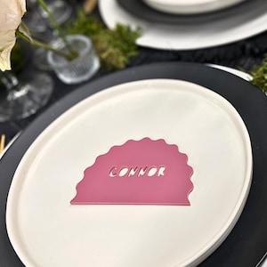 Tarjetas de nombre de boda de acrílico personalizadas - Señalización de boda personalizada - Dimensional - Decoración moderna para ceremonias y recepciones - La Dolce Vita