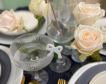 Palitos de acrílico personalizados para revolver - Señalización de boda personalizada - Dimensional - Decoración moderna para ceremonias y recepciones - We Tied The Knot