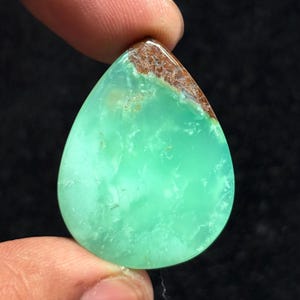 Chrysoprase Cabochon: Natural Green Gemstone Pendant (34Cts, 34x26MM)