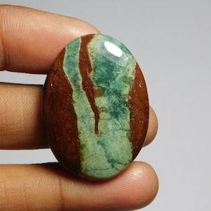 Chrysoprase Cabochon: Natural Green Gemstone Pendant (46 Cts, 35x25mm)