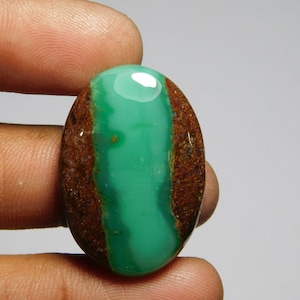Chrysoprase Cabochon: Natural Green Gemstone Pendant (32x22mm, 37 Cts.)