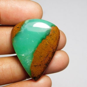 Chrysoprase Cabochon: Natural Green Gemstone Pendant (46Cts, 34x27mm)