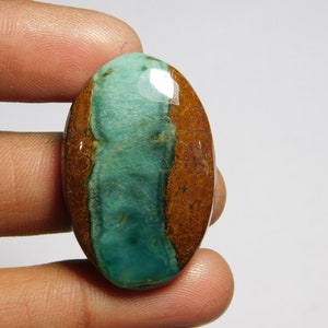 Chrysoprase Cabochon: Natural Green Gemstone Pendant (55 Cts, 36x23mm