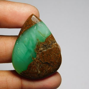 Chrysoprase Cabochon: Natural Green Gemstone Pendant (53 Cts, 38x28MM)