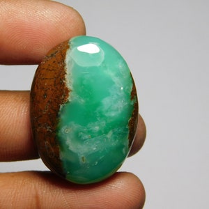 Chrysoprase Cabochon: Natural Green Gemstone Pendant (53 Cts, 32x24mm)