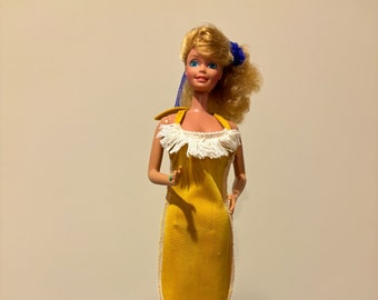Poupée Barbie VINTAGE aux cheveux blonds bouclés
