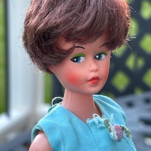 Vintage Tammy, Tammy Family, Pepper, Barbie Clone Doll Bubble Cut Barbie Clone in Vintage Dress, Hong Kong