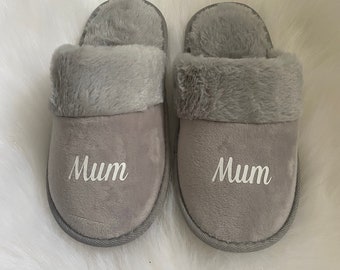 Personalised women’s slippers,women’s footwear,lounge slippers,gifts for her,gift for mum,ladies slippers,house shoes,casual slippers,womens