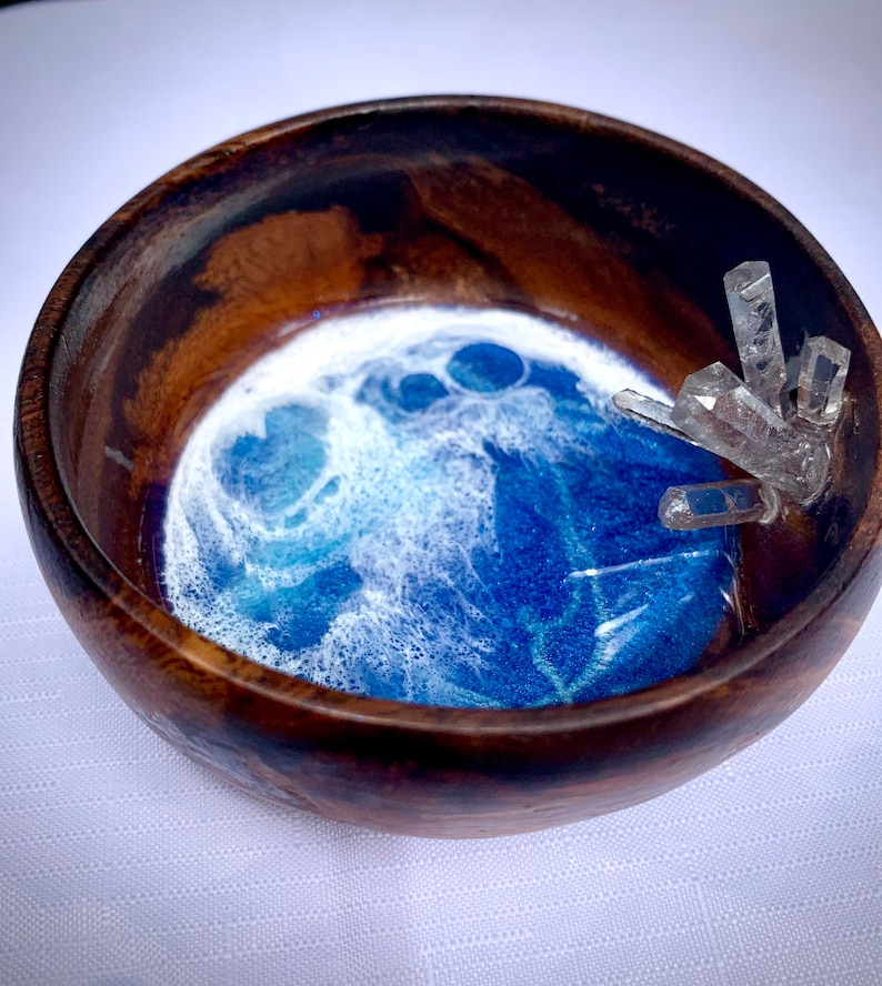 Wooden Trinket Dish with Ocean Resin and Real Quartz Crystal embelishment Jewelry Dish Decoritive Dish,Jewelry Display