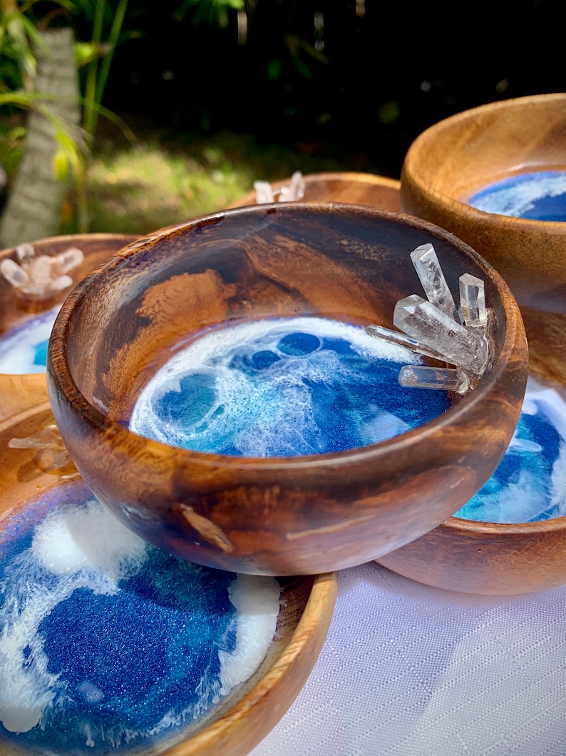 Wooden Trinket Dish with Ocean Resin and Real Quartz Crystal embelishment Jewelry Dish Decoritive Dish,Jewelry Display