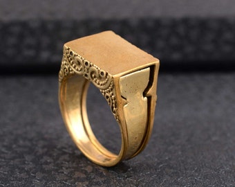 Secret Compartment Ring,Gold personalized Ring Pill Ring,Small Match Box Poison Ring, Gold Signet Ring, Gold Signet Ring, Unisex Signet Ring