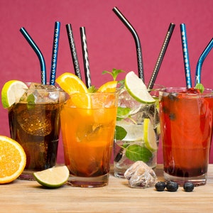 Stainless steel design drinking straws engraved - individual straws CURVED BLACK - The original