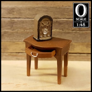 1:48 Scale Table & Radio Set (unpainted resin)