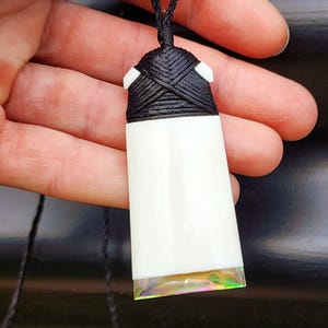 Natural Hand Carved Maori Bone Carving Pendant Necklace - Toki With Paua / Abalone