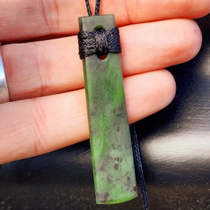 NZ Greenstone Pounamu Toki Pendant Necklace (N312)