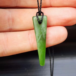 New Zealand Greenstone Pounamu Pendant Necklace (AJJC2303)
