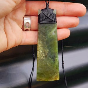 NZ Greenstone Pounamu Toki Pendant Necklace (N284)
