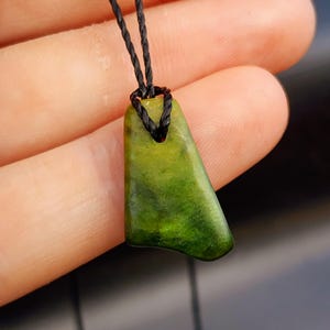 New Zealand Greenstone Pounamu Pendant Necklace (AJJC2306)