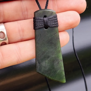 NZ Greenstone Pounamu Toki Pendant Necklace (N291)